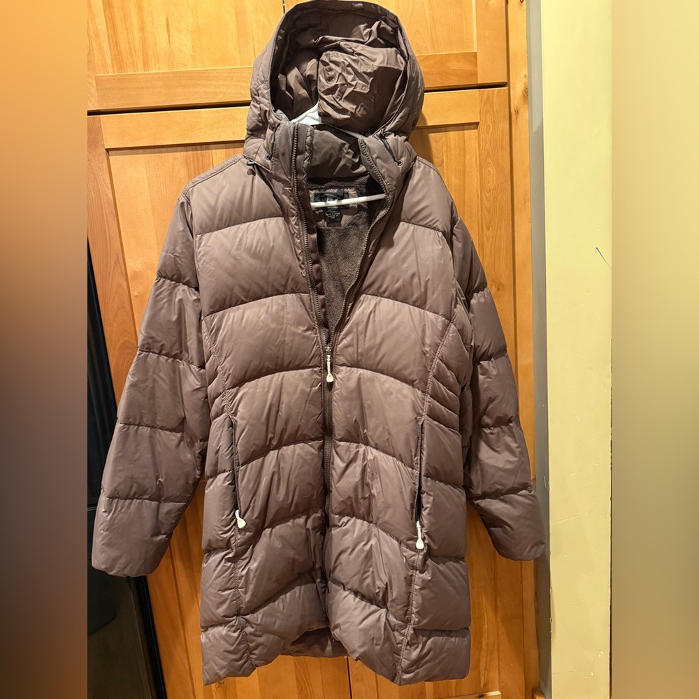 Women’s Mountain Hardwear Down Jacket